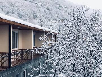 Фото номера Стандартный двухместный номер с 1 кроватью и видом на сад Отель Jermuk Ani Hotel г. Джермук 9