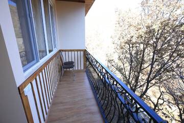 Фото номера Стандартный двухместный номер с 1 кроватью и видом на сад Отель Jermuk Ani Hotel г. Джермук 3