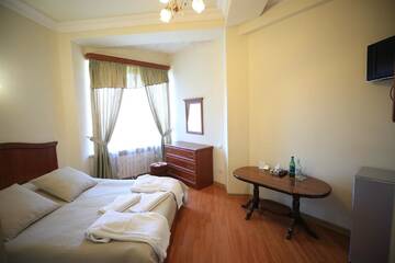 Фото номера Стандартный двухместный номер с 1 кроватью и видом на сад Отель Jermuk Ani Hotel г. Джермук 4