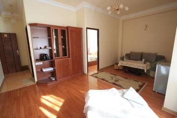 Фото номера Трехместный номер Делюкс Отель Jermuk Ani Hotel г. Джермук 7