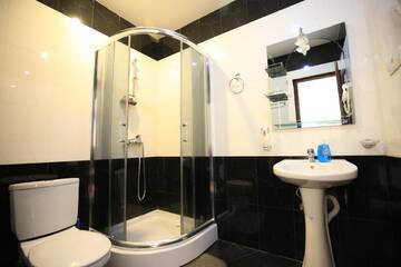 Фото номера Трехместный номер Делюкс Отель Jermuk Ani Hotel г. Джермук 5