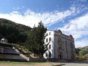 Фото Апарт-отели Jermuk Villa Imperial г. Джермук 2